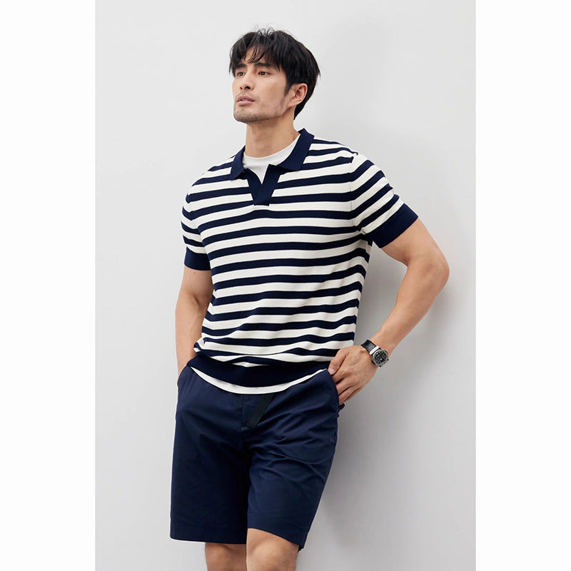 Herren-Slim-Fit-Strick-T-Shirt mit V-Ausschnitt und Eisseiden-Revers