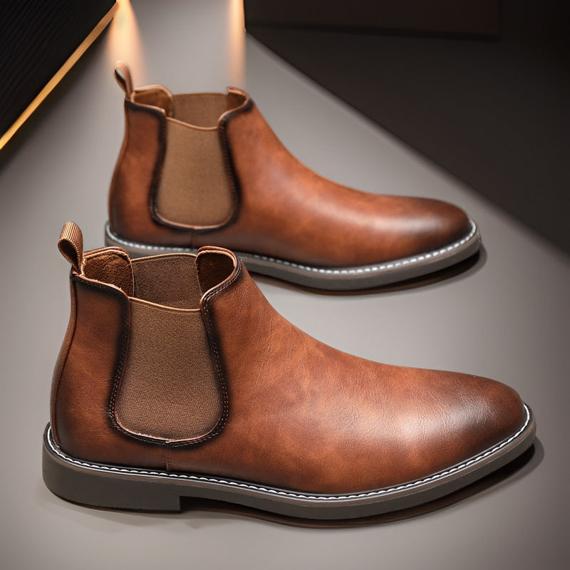 Jugendliche Lederstiefel mit spitzer Zehenpartie