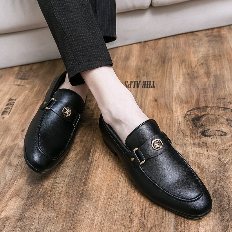 Slipper mit Metallschnalle